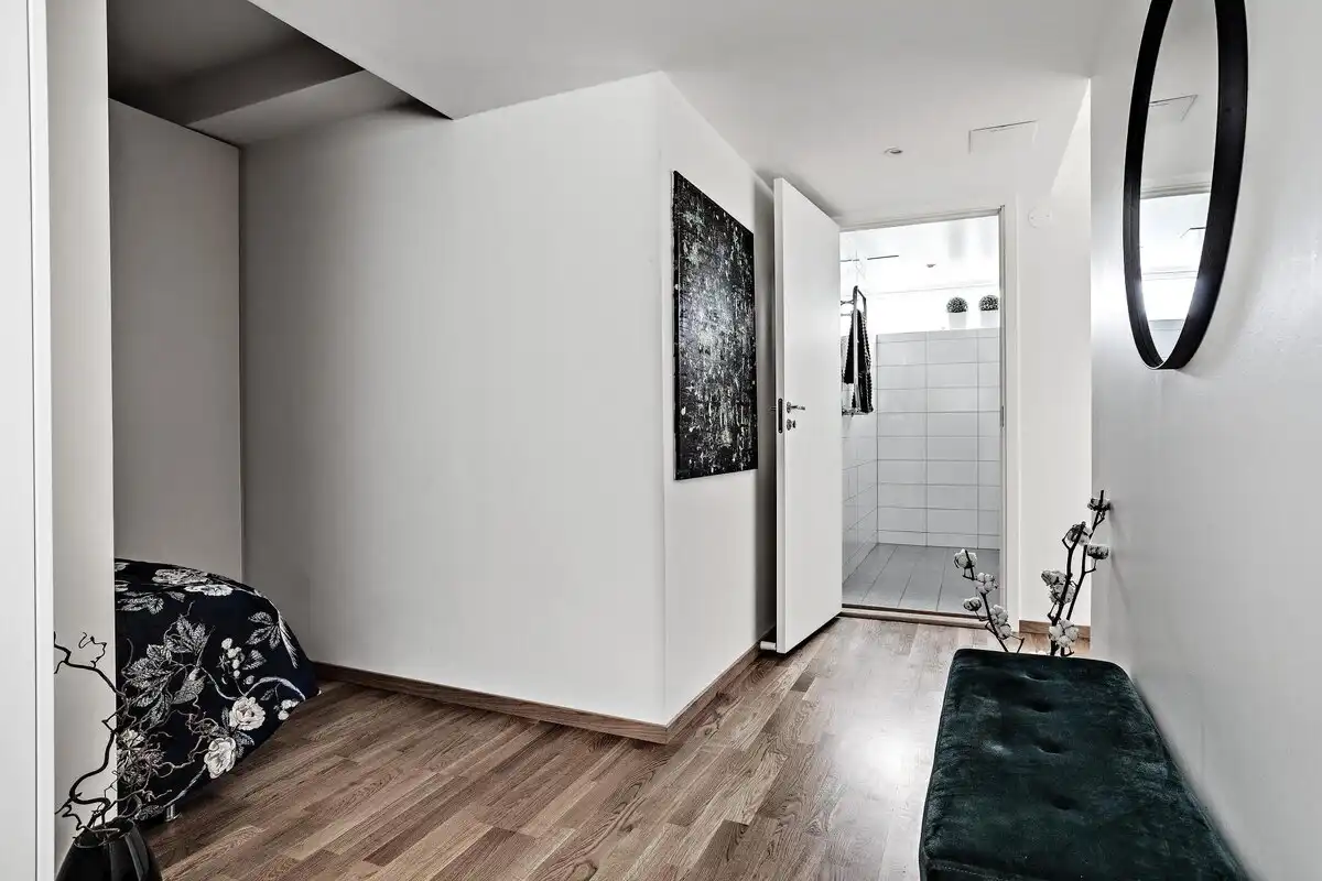 Nem tudnék ilyen körülmények között élni: a svéd lakások 4 kellemetlen részlete, ami értetlenséget és csalódást okoz életszínvonal, függöny hiánya, galéria, IKEA, közös mosókonyha, lakberendezés, minimalizmus, svéd lakások, Svédország, zuhanyzó