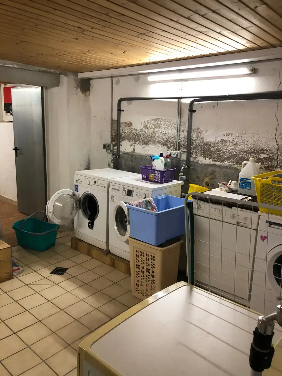 Nem tudnék ilyen körülmények között élni: a svéd lakások 4 kellemetlen részlete, ami értetlenséget és csalódást okoz életszínvonal, függöny hiánya, galéria, IKEA, közös mosókonyha, lakberendezés, minimalizmus, svéd lakások, Svédország, zuhanyzó