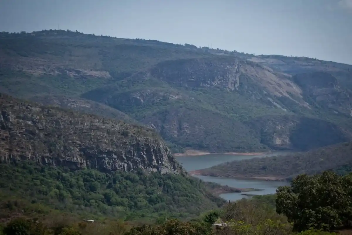 Egy rejtélyes tó Afrikában, ahonnan nem lehet elvinni a vizet. Mi ennek a különleges helynek a titka? Dél-Afrika, Fundudzi tó, helyi legendák, kristályosodás, Limpopo, mérgező víz, rejtélyes tó, szent tó, természeti csoda, ukodola