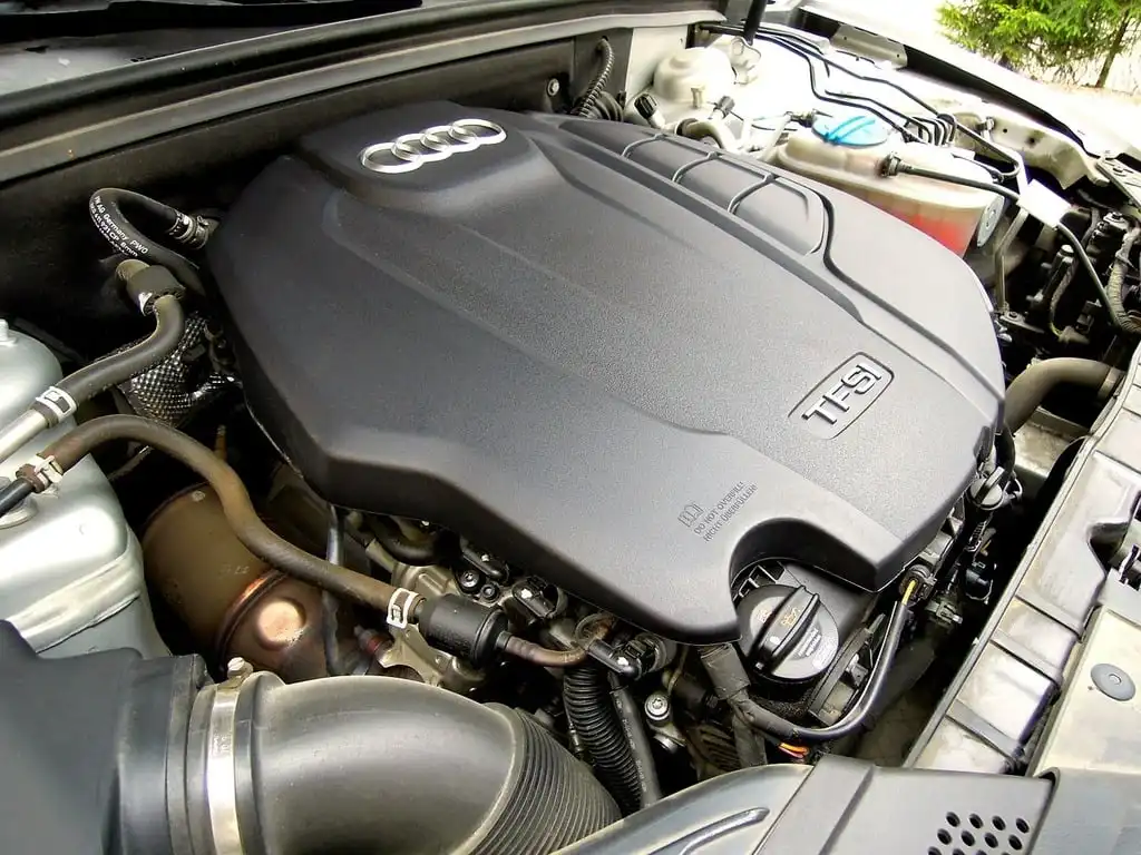 TFSI: Mi ez a motor, és miben különbözik a többitől Audi motor, Downsizing, Downspeeding, Közvetlen befecskendezés, Motor technológia, TFSI motor, TSI motor, Turbófeltöltő, VAG motorok, Volkswagen motor