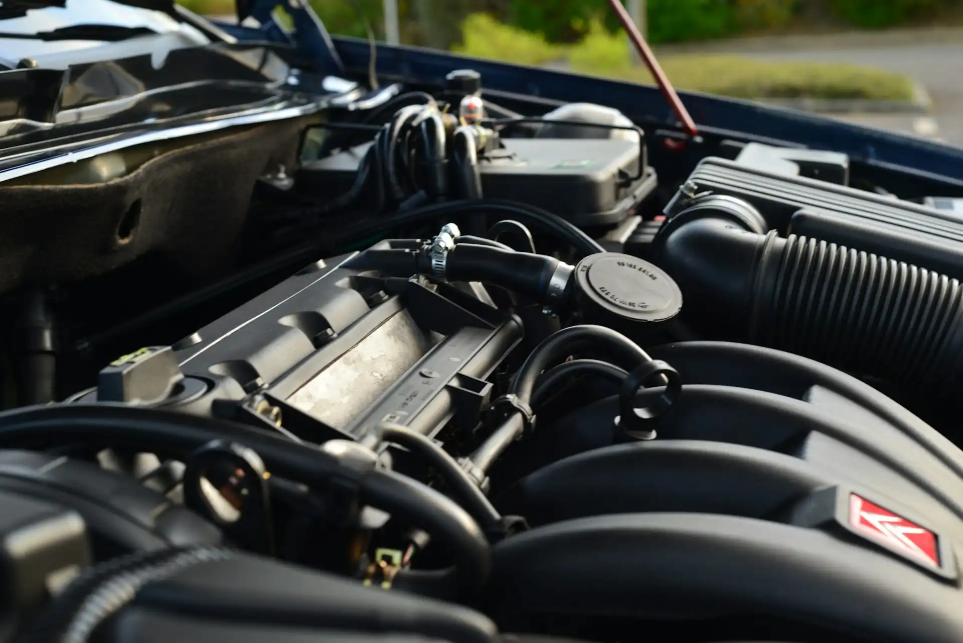 Mit befolyásol a motor nyomatéka, és miért fontosabb, mint a teljesítmény: egyszerűen elmagyarázom autóválasztás, benzinmotor, dízelmotor, mindennapi vezetés, motor jellemzők, motor teljesítménye vs nyomaték, motorteljesítmény, nyomaték, városi vezetés, vonóerő