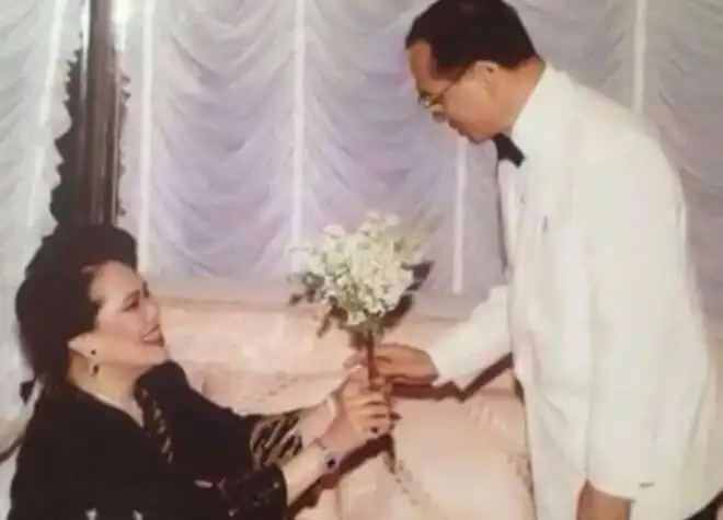 Mit tett Thaiföld királya, amikor rajtakapta a feleségét egy ágyban a testőrével? Bhumibol Adulyadej, hűtlenség, királyi botrány, királyi történelem, királyi viszony, monarchia, Sirikit királyné, testőr, thai királyi család, Thaiföld