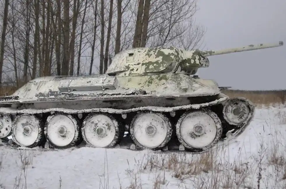 A németek csak 1943-ban vették észre, hogy valami nem stimmel a tankjuk szürke festékével: miért döntöttek úgy, hogy lecserélik, és miért volt eleinte szürke a tank? álcázás, festés, haditechnika, harckocsi, német, stratégia, színek, szovjet, történelem, világháború