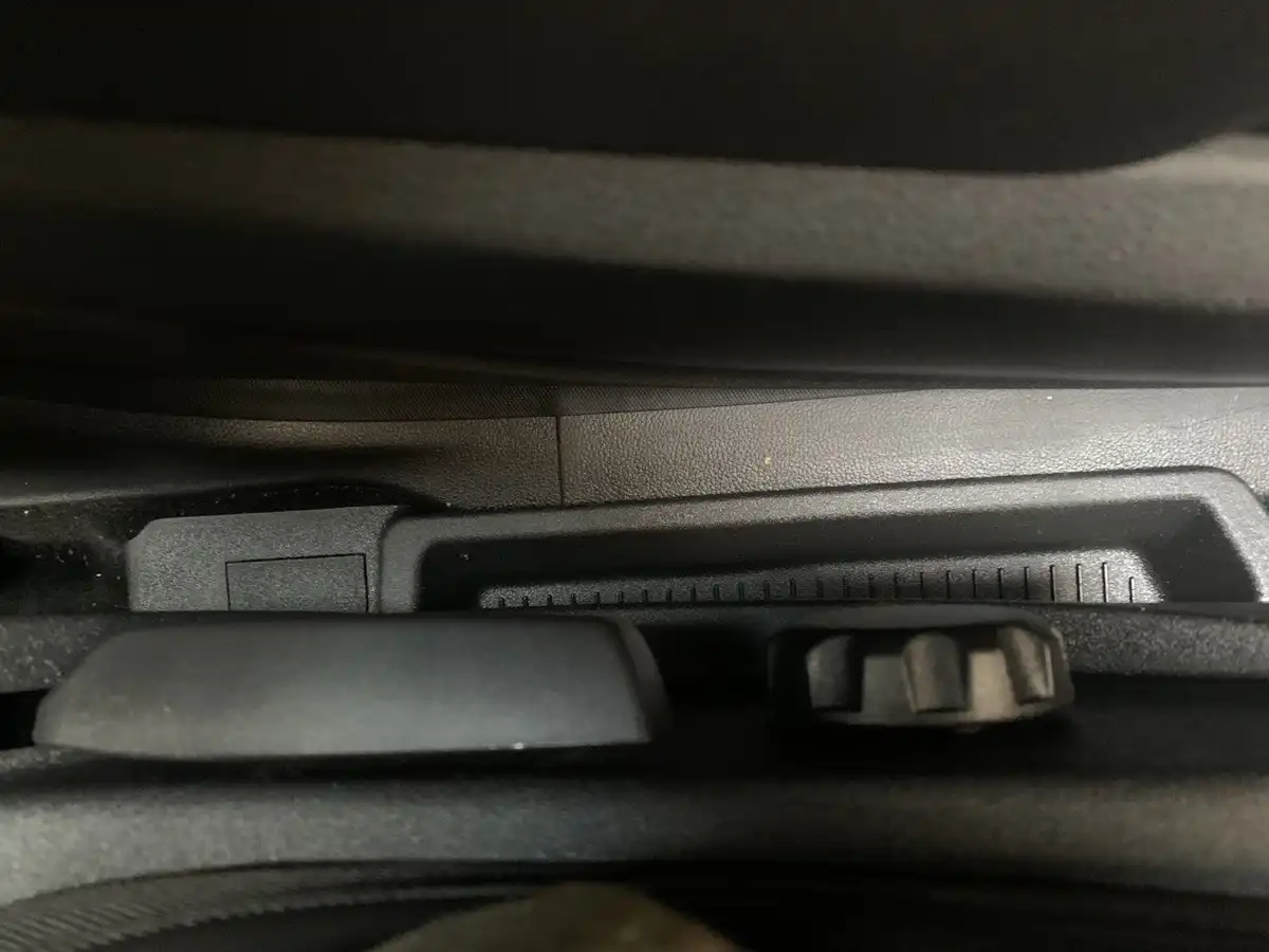 A Ford zseniális és egyszerű megoldása, amit minden autóban alkalmazni kellene autó, Beltér, felszereltség, Ford, innováció, kényelem, Kuga, megoldás, praktikum, tárolás
