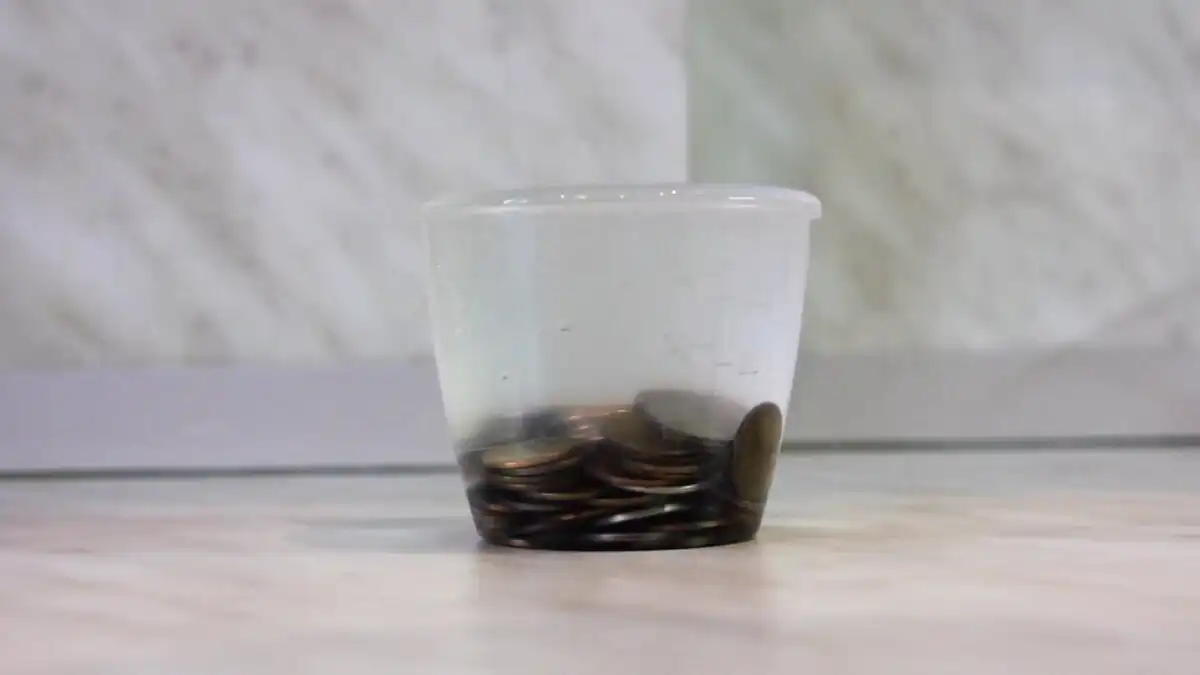 A feneketlen pohártrükk titka, ami ámulatba ejti a gyerekeket és a felnőtteket is fizikaórán DIY, Felület, fizika, geometria, kísérlet, oktatás, térfogat, trükk, tudomány, víz
