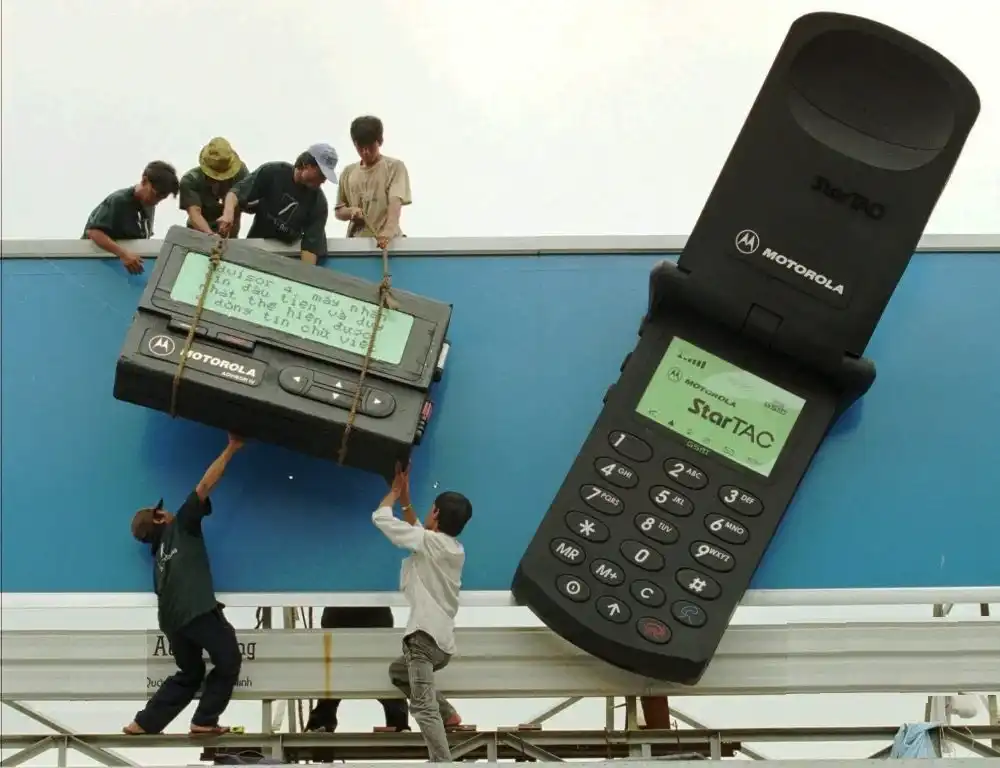Hogyan ment tönkre az amerikai Motorola cég, a mobilkommunikáció megalkotója Bukás, innováció, márka, mobiltelefon, Motorola, rádió, technológia, Telekommunikáció, történelem, usa