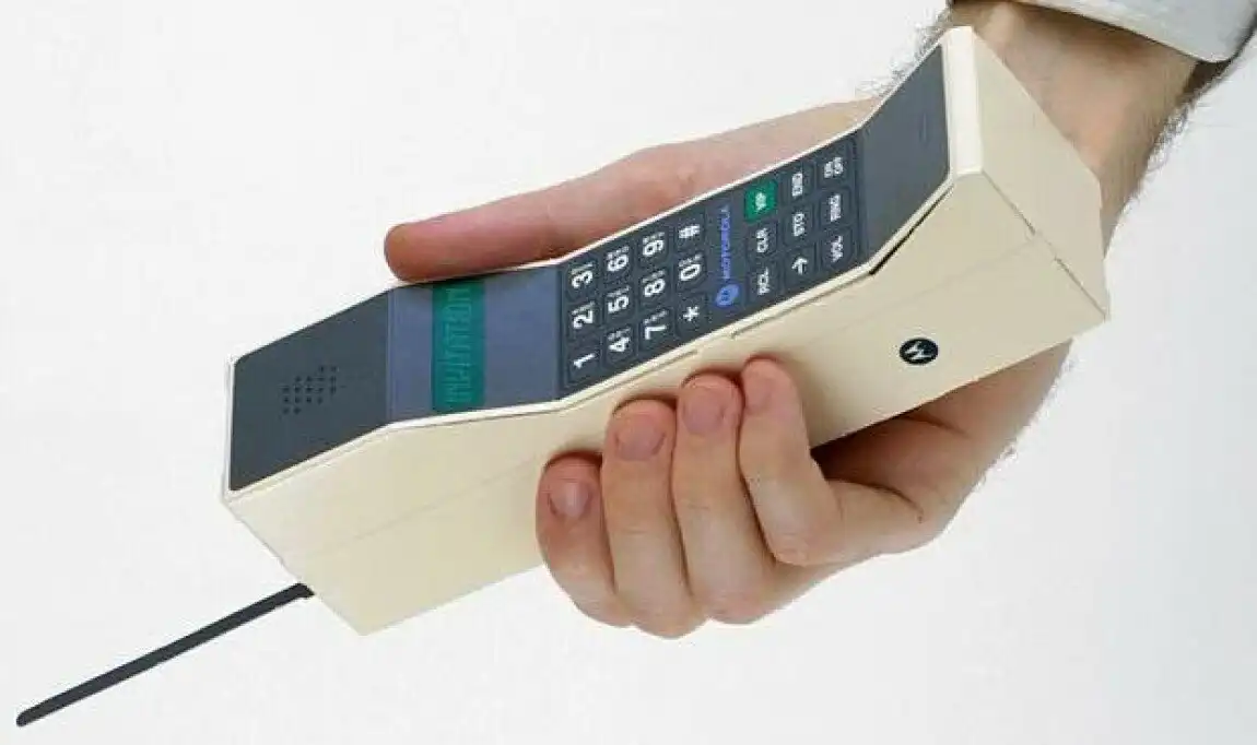 Hogyan ment tönkre az amerikai Motorola cég, a mobilkommunikáció megalkotója Bukás, innováció, márka, mobiltelefon, Motorola, rádió, technológia, Telekommunikáció, történelem, usa