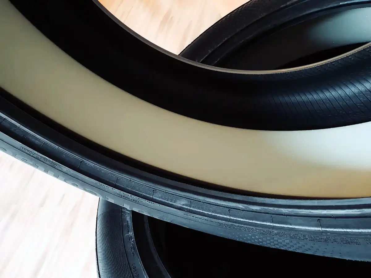 Miért tesznek egyes sofőrök habszivacsot a gumiabroncsaikba, és mit ad ez: a technológia megértése autó, DIY, gumiabroncs, hangszigetelés, karbantartás, kényelem, spórolás, technológia, tippek, Tuning