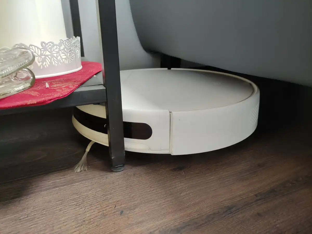 A feleségem robotporszívót szeretett volna, hogy kitakarítsa a házat és a műhelyt. Vettem. 3 év után többet tudok róla, mint az eladók Automatizálás, galéria, háztartás, humor, Kisállatok, mindennapok, otthon, robotporszívó, takarítás, tapasztalat
