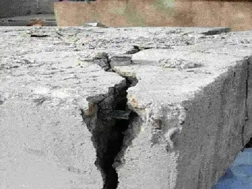 Mi történik a betonnal, ha mosogatószert vagy folyékony szappant adsz hozzá? Adalékanyag, beton, Építkezés, felújítás, Képlékenyítő, kockázat, minőség, spórolás, tartósság, tippek