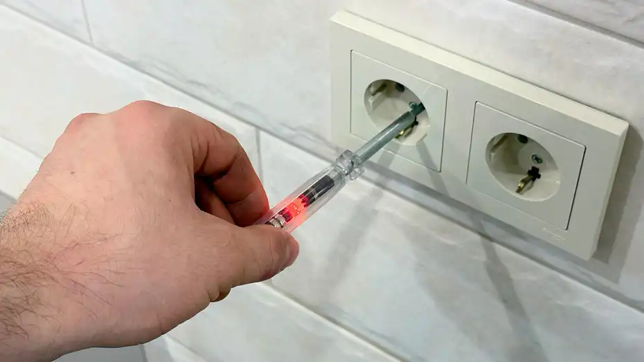 Hogyan használd a fázisceruzát: fázis, nullvezető és vezetékek keresése biztonság, elektromosság, Ezermester, Fázisceruza, feszültség, galéria, konnektor, Mérés, szerszám, Vezeték, villanyszerelés