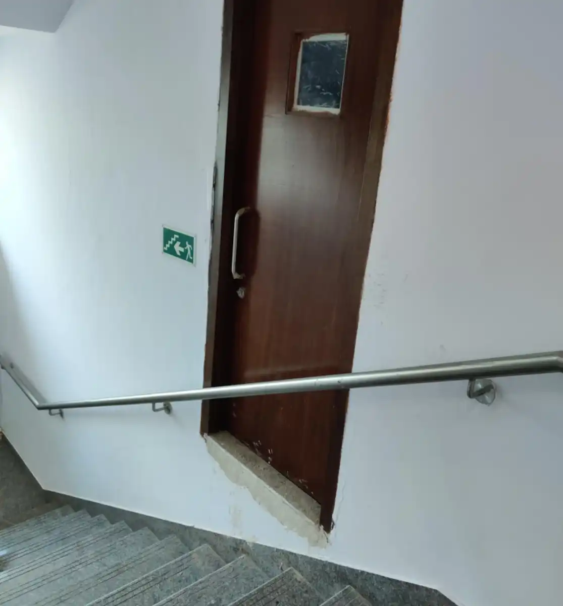 17 eset, amikor diadalmasan befejezték a felújítást, aztán észrevettek egy fontos részletet abszurd, bakik, barkácsolás, dizájn, felújítás, hibák, humor, Kontárság, lakberendezés, otthon