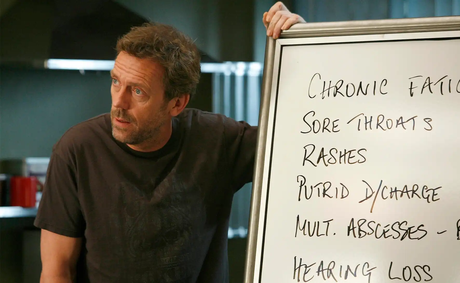 A Dr. House alkotója elmagyarázta, miért diagnosztizáltak gyakran helytelenül lupust a sorozatban