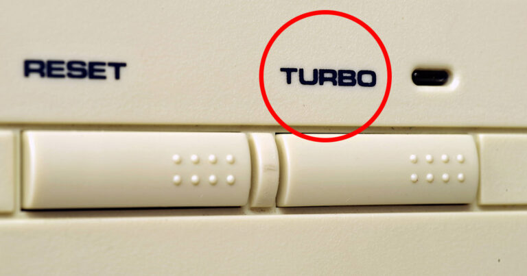 Miért volt a 90-es években Turbó gomb a számítógépeken?