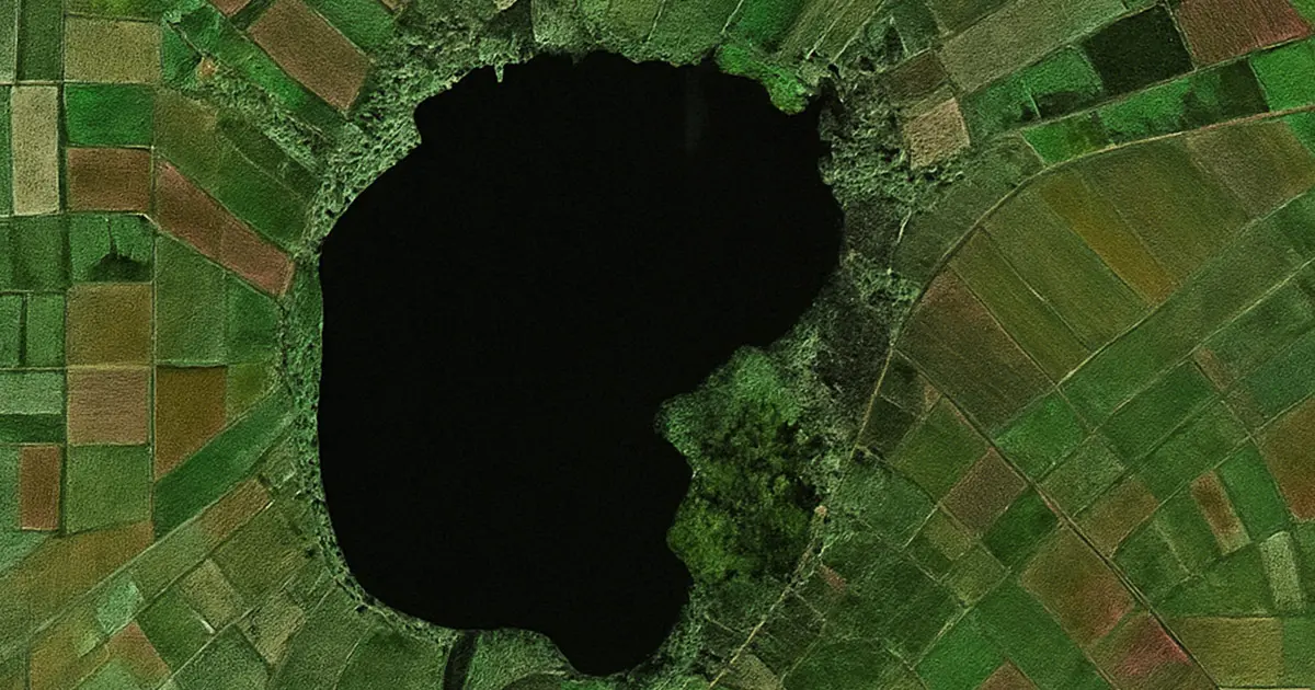 Hogyan hozta létre véletlenül egy 35 cm-es lyuk Louisiana legmélyebb tavát