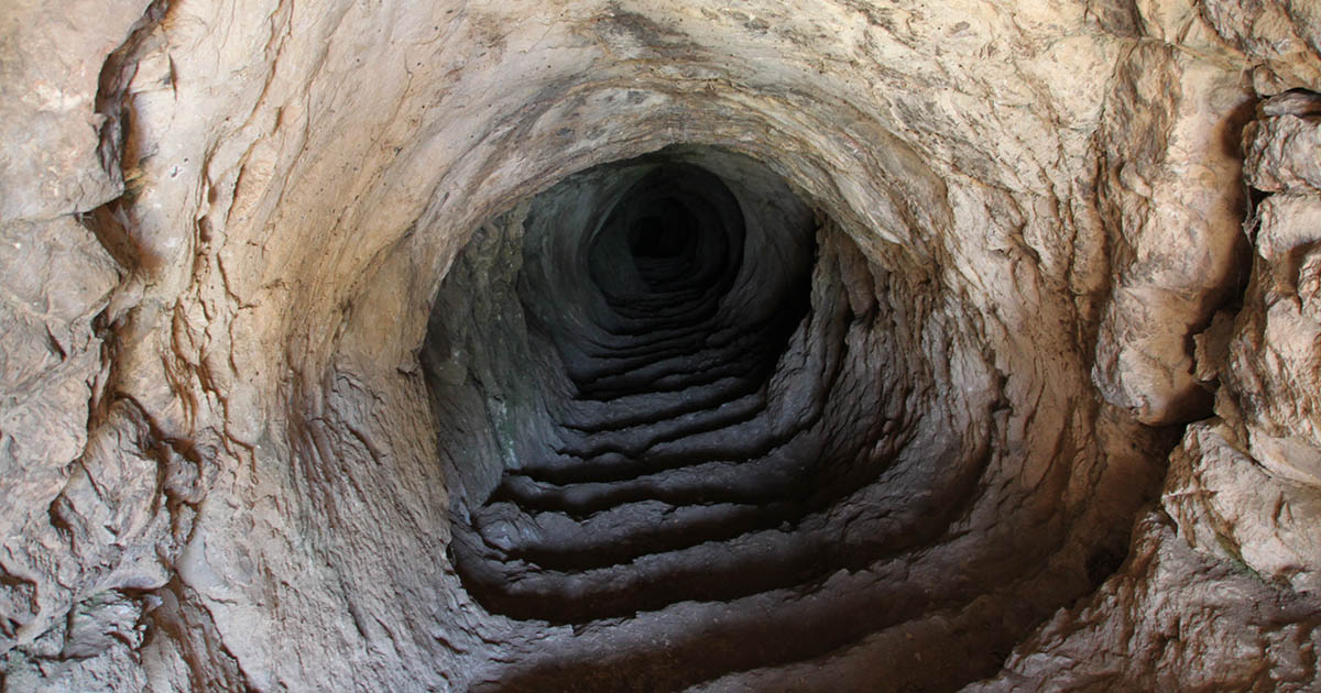 Mit találtak a tudósok 2212 méteres mélységben a világ legmélyebb, abház barlangjában