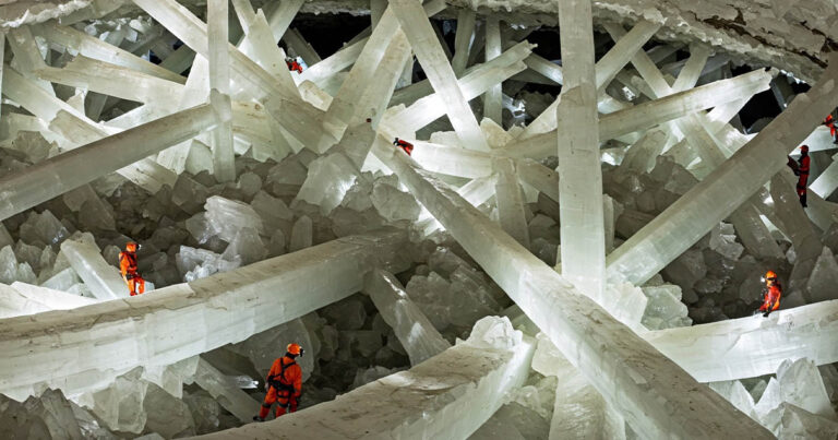 Bányászok áttörtek egy falat: Földöntúli csoda a mélyben?