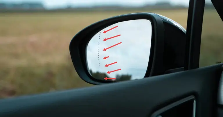 Autó visszapillantó tükör: Miért van rajta függőleges csík? A valódi ok