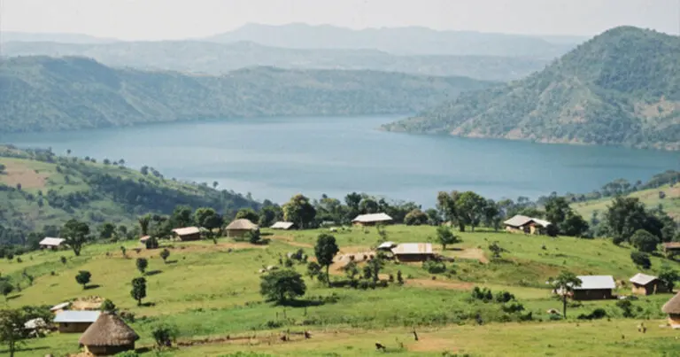 Egy rejtélyes tó Afrikában, ahonnan nem lehet elvinni a vizet. Mi ennek a különleges helynek a titka?