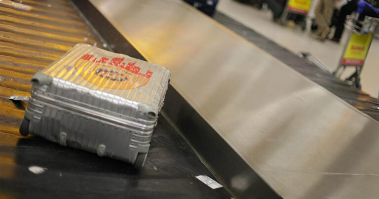 Repülőtéri csomagellenőrzés: 11 ok, amiért kinyitják a bőröndöd