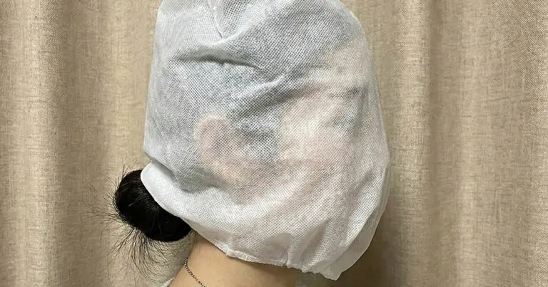 Miért húznak zacskót a fejükre a japánok az üzletekben?