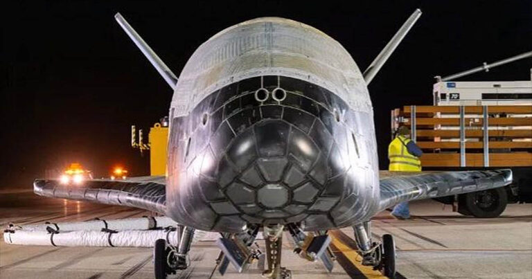 Pentagon X-37B: Rekordot döntött a titkos űrhajó, visszatért a Földre