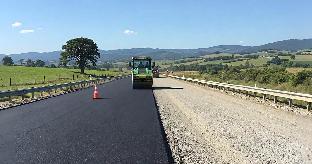 Miért tart az USA-ban az aszfalt 50 évig, de nálunk 3 év után kátyús lesz: ilyen egyszerű az ok