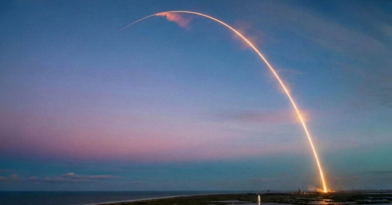 Mi történne, ha sikerülne túllépni a fénysebességet?