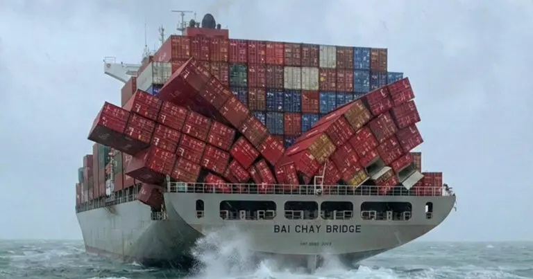 19 fotó látványos és nagyon drága szerencsétlenségekről