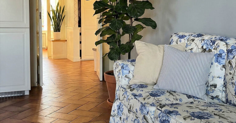 Még soha nem láttam ilyen panellakást! Ez a család csodát tett ezzel a 10. emeleti lakással