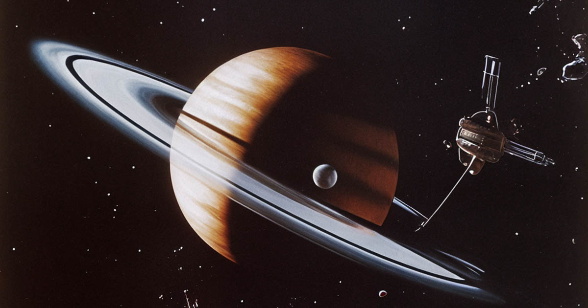 Miért laposak a Szaturnusz gyűrűi? Nem kellene a törmelékeknek mindenhol szétterülniük, mint egy felhő?