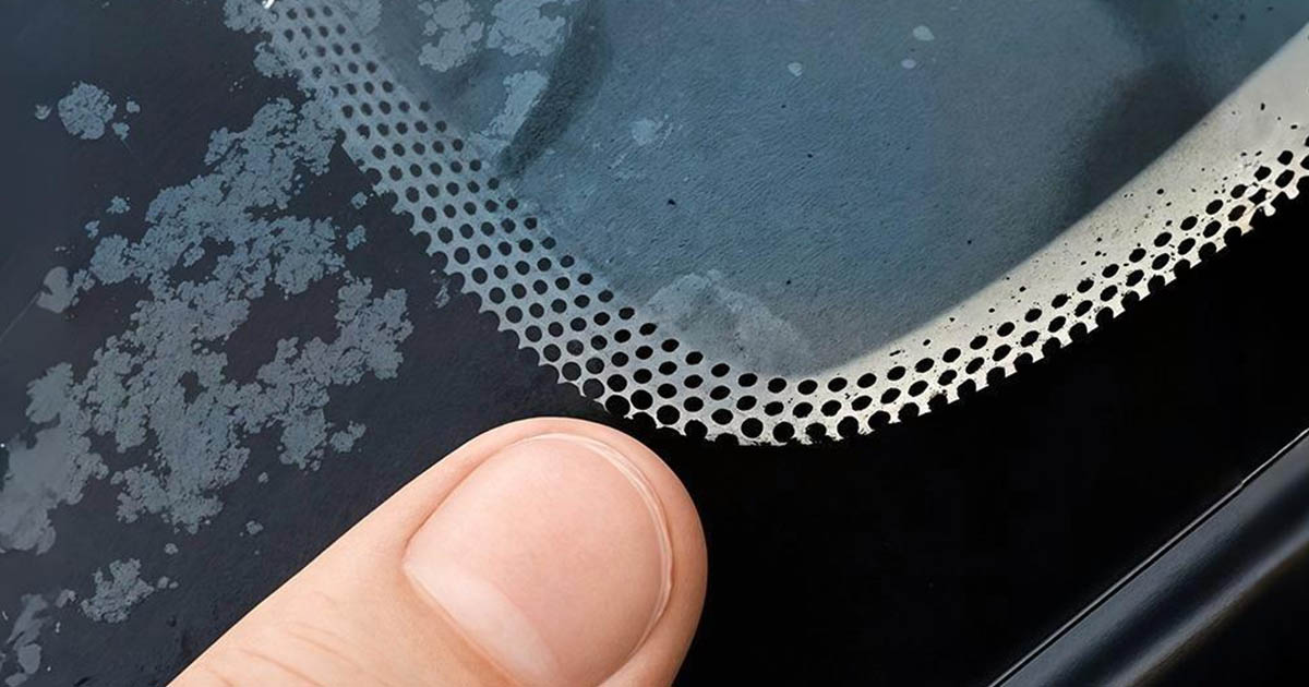 Elmondom, hogy miért kellenek ezek a „fekete pontok” a szélvédőn: ezt tanították nekünk az egyetemen