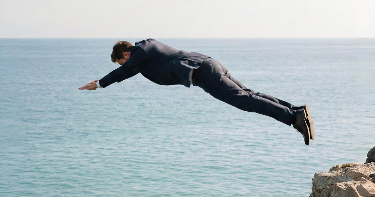 Milyen magasról lehet a vízbe ugrani, mielőtt betonnak éreznéd és halálossá válik?