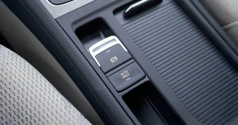 Milyen esetekben kell kikapcsolni az Auto Hold-ot az autóban: Egyszerűen elmagyarázom