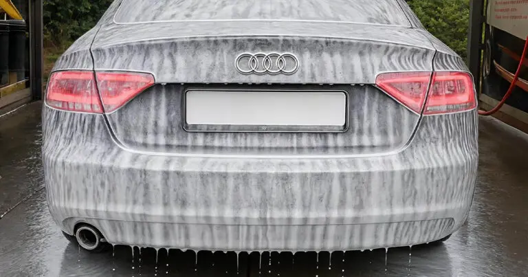 Autómosó viasz: Pénzkidobás vagy befektetés? A szakértő válaszol!