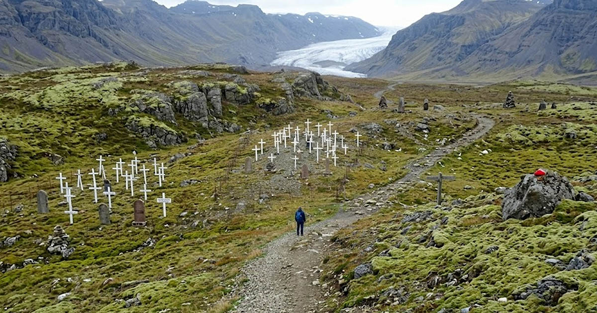 Miért nem szabad szülni, meghalni vagy macskát tartani a világ legészakibb városában?