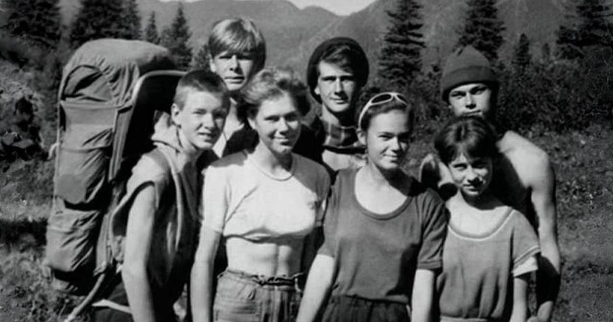 7 ember ment túrázni a hegyekbe, de csak egy lány tért vissza közülük