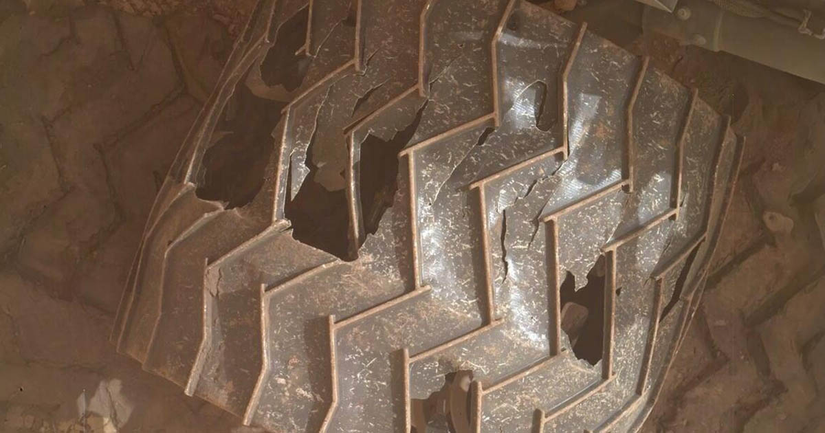 Mik ezek a furcsa kopásnyomok a Curiosity marsjáró kerekein, mikor alig 31 kilométert tett meg