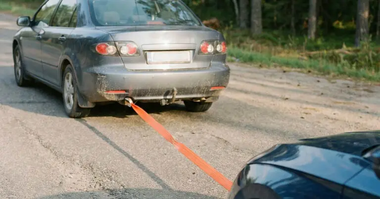 Lehet-e automata váltós autót vontatni, vagy azzal vontatni: egyértelmű válasz egy szerelőtől