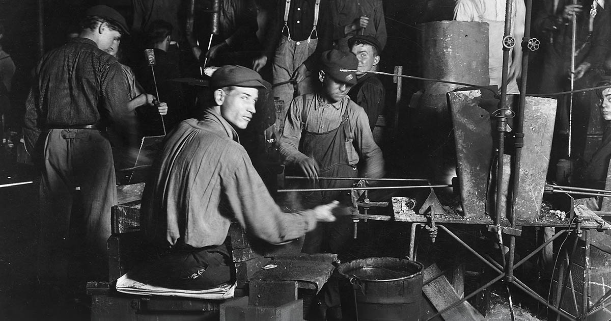 Irigységből két testvér gyárat épített: a termékeiket régen elásták az emberek, most pedig kincsvadászok kutatják őket