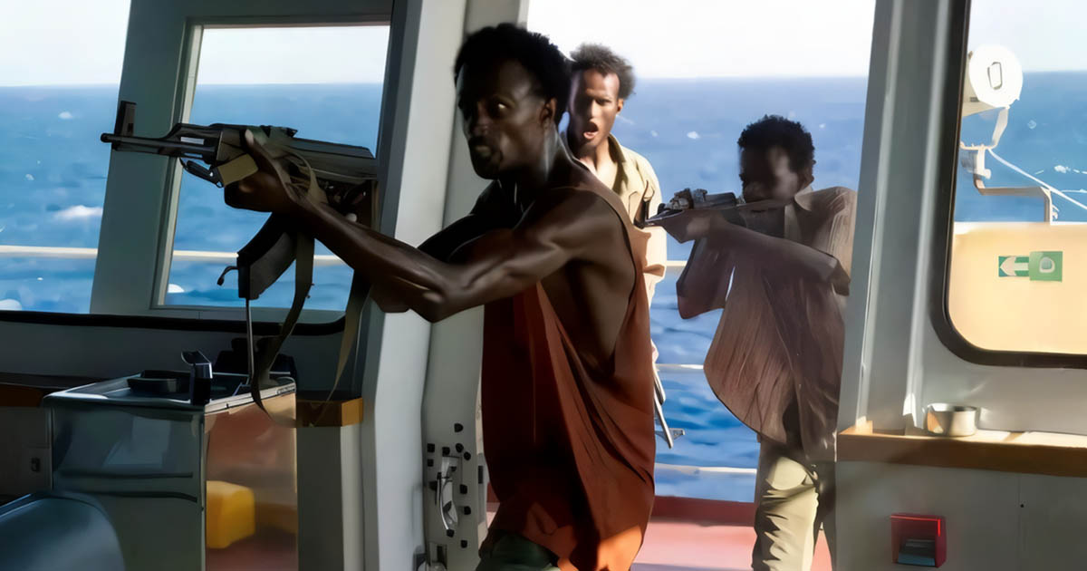 Mi történik, ha egy hajót kalózok támadnak meg? Miért nem szabad rögtön lőni? Mikor szabad? – Egy tengerész válaszolt