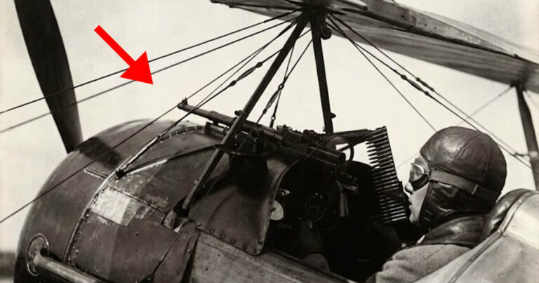 Repülőgép géppuska és légcsavar: A hihetetlen titok, amiért nem találják el egymást