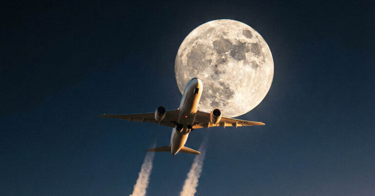 Repülővel a Holdra? Ennyi idő alatt juthatnánk el! (De miért nem megy?)