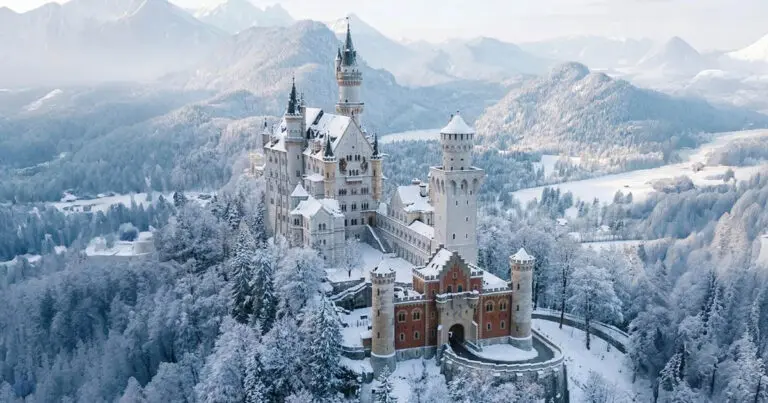 Neuschwanstein: A mesés bajor vár és II. Lajos király titkai
