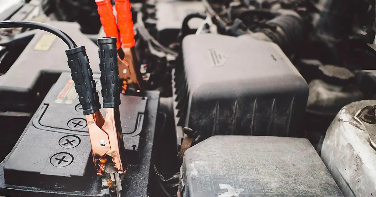 Lemerült akkumulátor – mit tegyünk: Egyszerű útmutató minden helyzetre