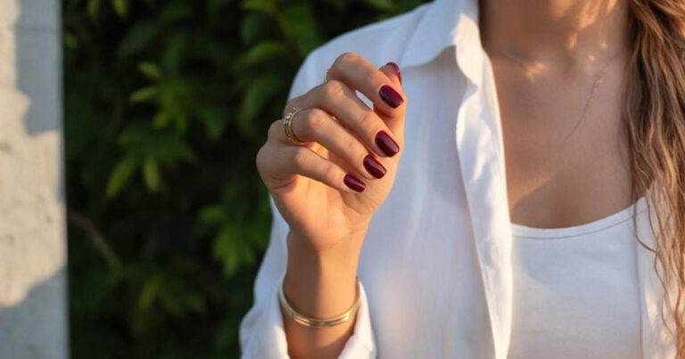 Őszi Manikűr Trendek 2024: Az 5 Legmenőbb Stílus, Ami Dobja a Napod!