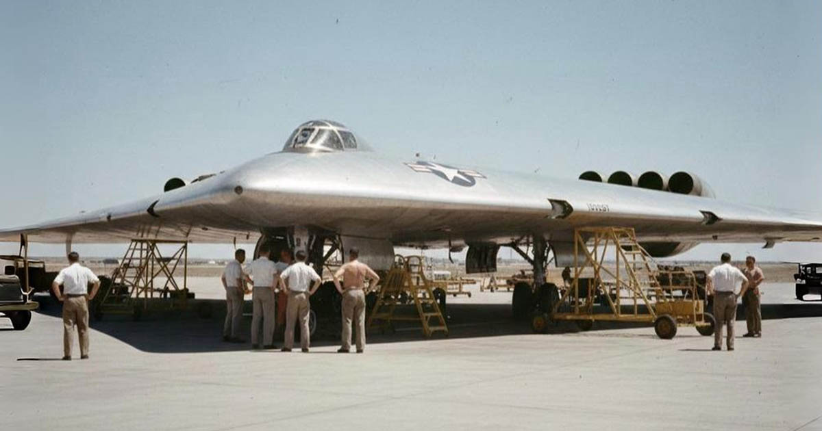 Felrobbant a levegőben, a terveit megsemmisítették, az iratait titkosították. A korát megelőző repülőgép, amely annyira megijesztette a Pentagont, hogy inkább elpusztították