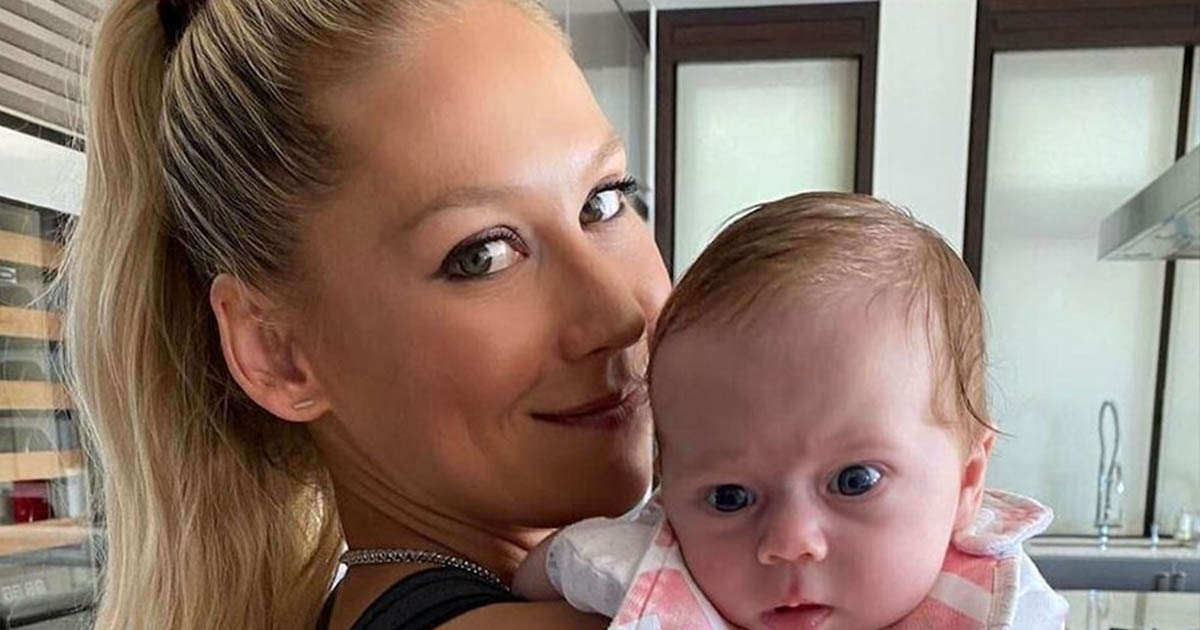 „Napsugaraim”: Anna Kurnyikova most először mutatta meg mind a négy, Enrique Iglesiastól született gyermekét