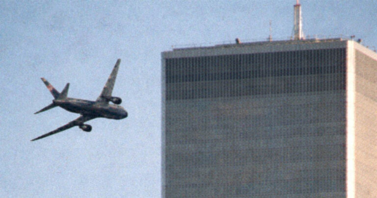 Miért ment át a repülőgép a tornyon, mint kés a vajon?