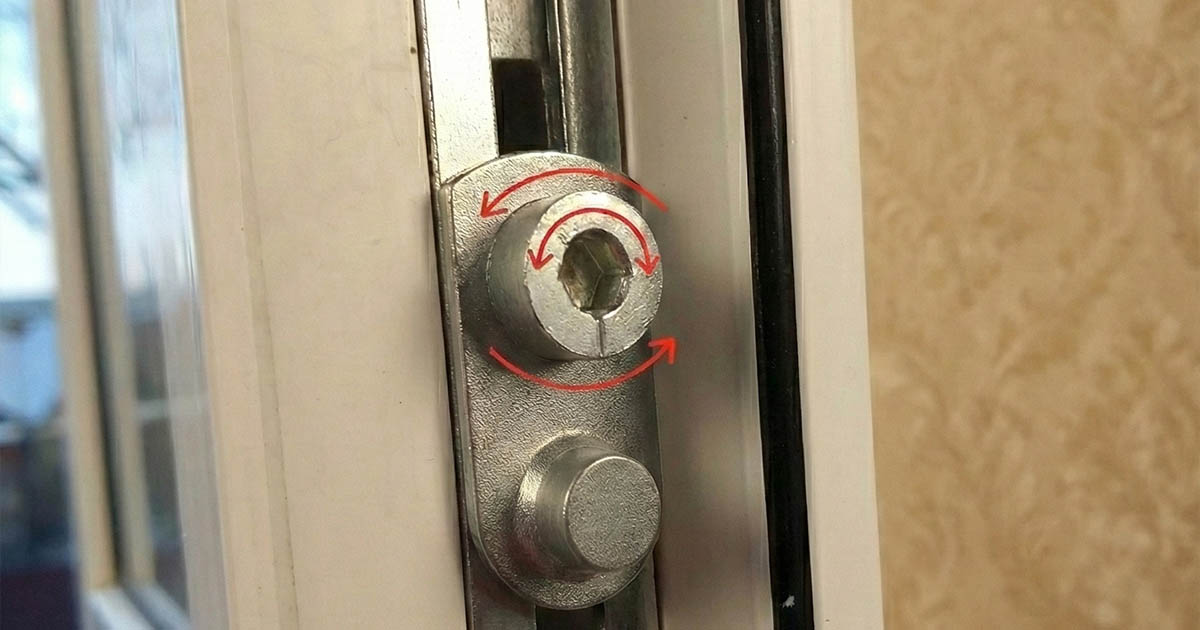 Huzat jön a műanyag ablakokból, és a szakember azt mondta, hogy állítsam téli üzemmódba az ablakokat